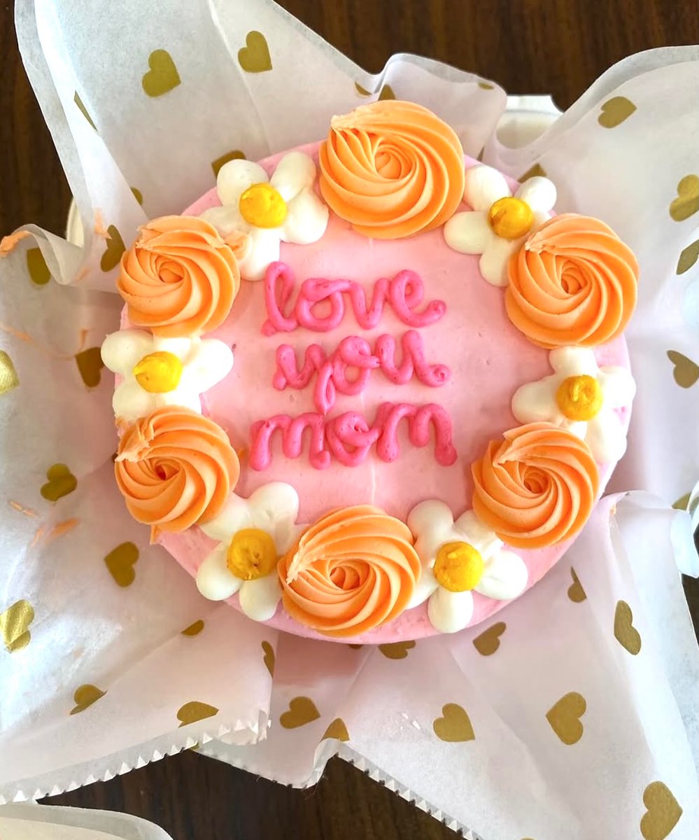 Smallcakes Cupcakery and Creamery tweet media