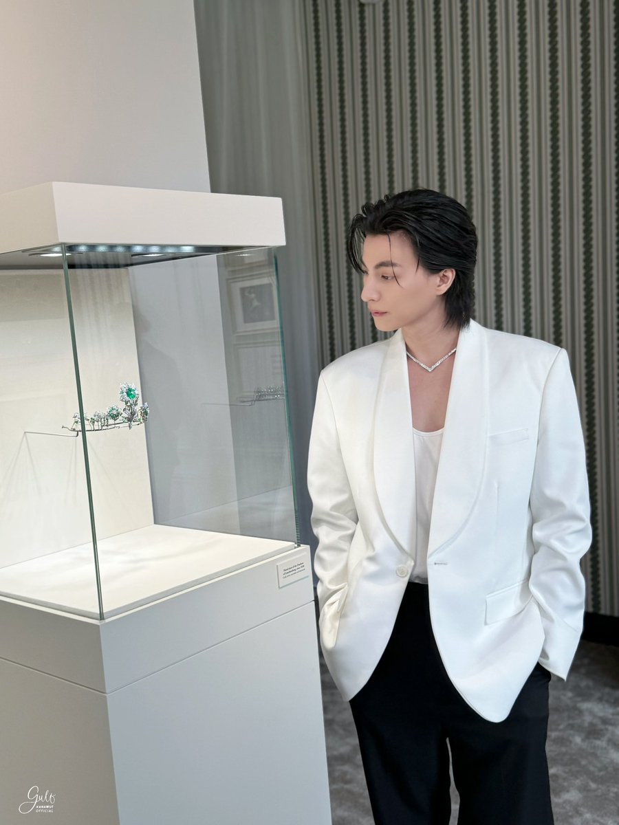 หล่อสมมงจรืงๆ

GULF X CHAUMET IN PARIS
#ChaumetxGulf