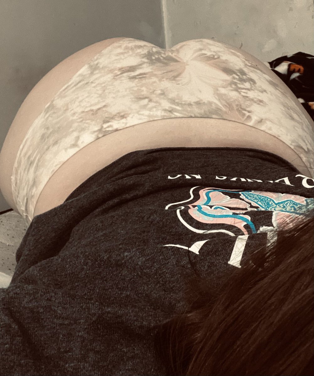 ♰ ˚₊‧ ꒰ྀིঌ Emi ໒꒱ྀི ‧₊˚ ♰ tweet media