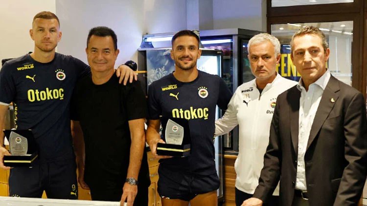 sercanyazgn's tweet photo. Rizespor maçının ardından Fenerbahçe ile ilgili söylediğimiz hemen her şey Konyaspor karşısında da sahadaydı. Birçok şeyin sebebi ve sonucunu şu aşağıdaki fotoğrafta bulmak mümkün. https://t.co/IUrPcCggTu