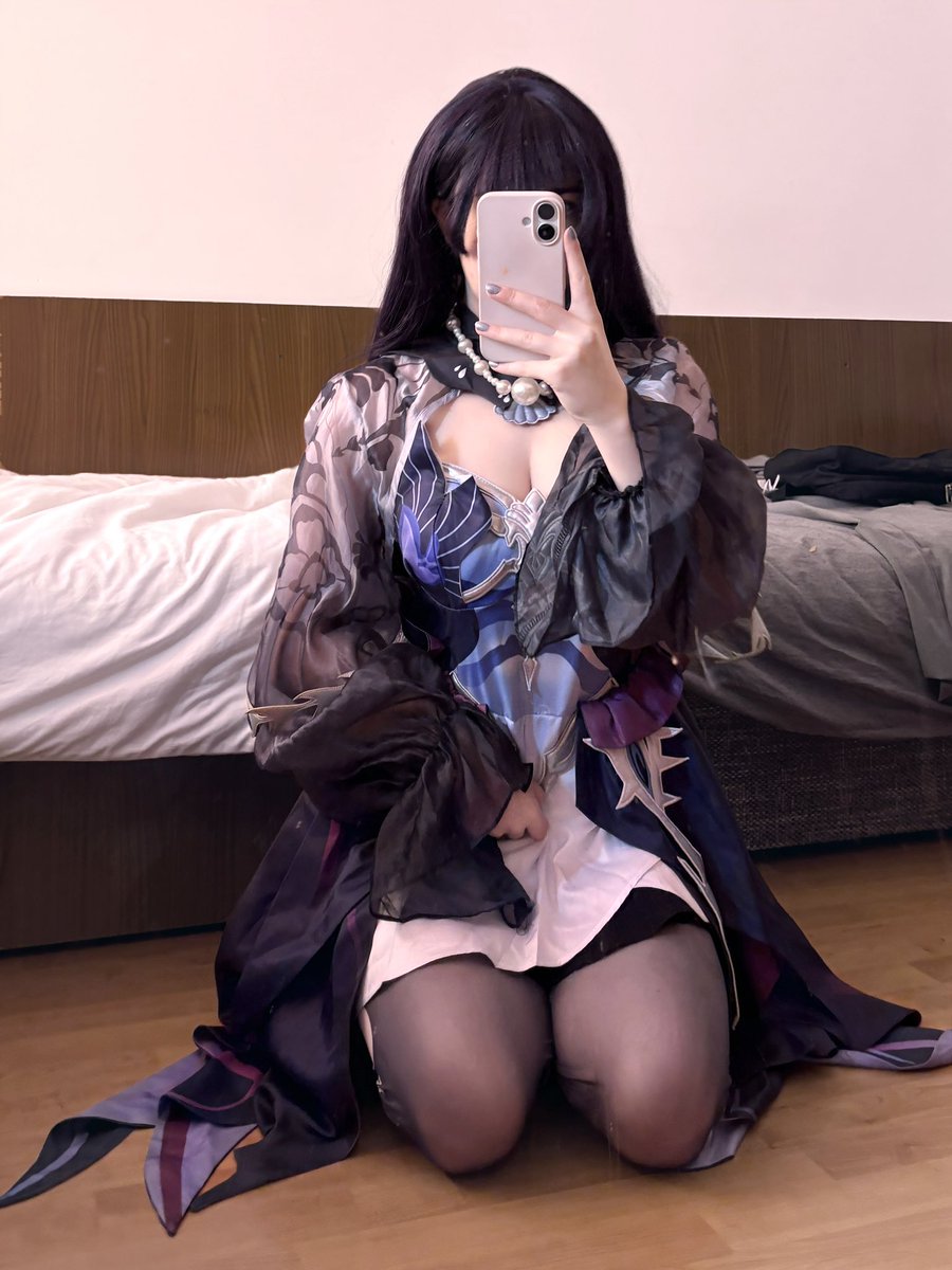 Hysilens' costume is so prettty