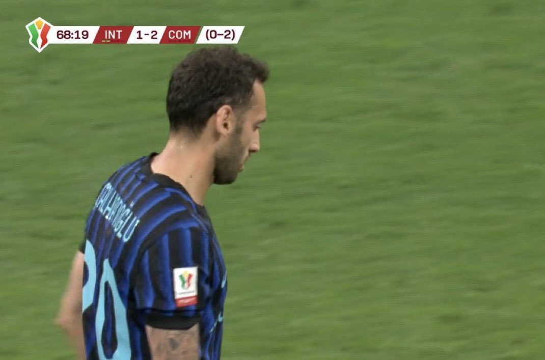 Daykerpriest's tweet photo. GOOOOOOOOOOOOOOOOOOOOOOOOOOOOOOOOOOOOOOOAAAAAAAAAAAAAAAAAAAAAAAAALLLLLLLLLLLLLL!!! INTER PULLS ONE BACK. THIS MIGHT BE THE BEGINNING OF A COMEBACK!!!!! CALHANOGLU WITH A BRILLIANT GOAL ASSISTED BY SURIC.
2-1 Inter
#INTCOM #SeriaA #Coppaitalia https://t.co/Gc1iZT7SfS