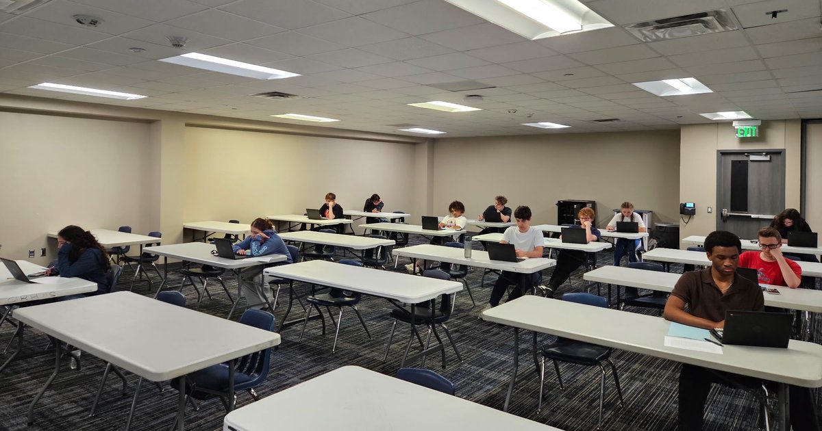 ACESCISD's tweet photo. Dedicated AP Chemistry students taking a mock exam to help prepare for the upcoming AP Chem Exam. So proud of their commitment and determination. #acescisd https://t.co/uXm7bQH60m