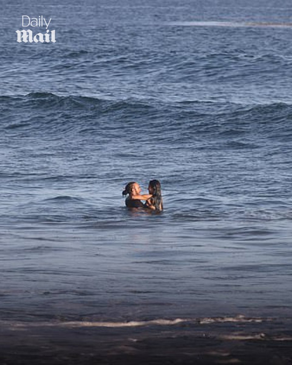 Daily Mail tweet media