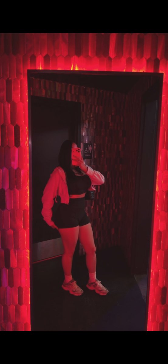 xfacexcasebrat's tweet image. if you’re here, you already know your role

i don’t do small talk
i don’t chase

tribute first. 💸

#brat #findom #findomtwitter