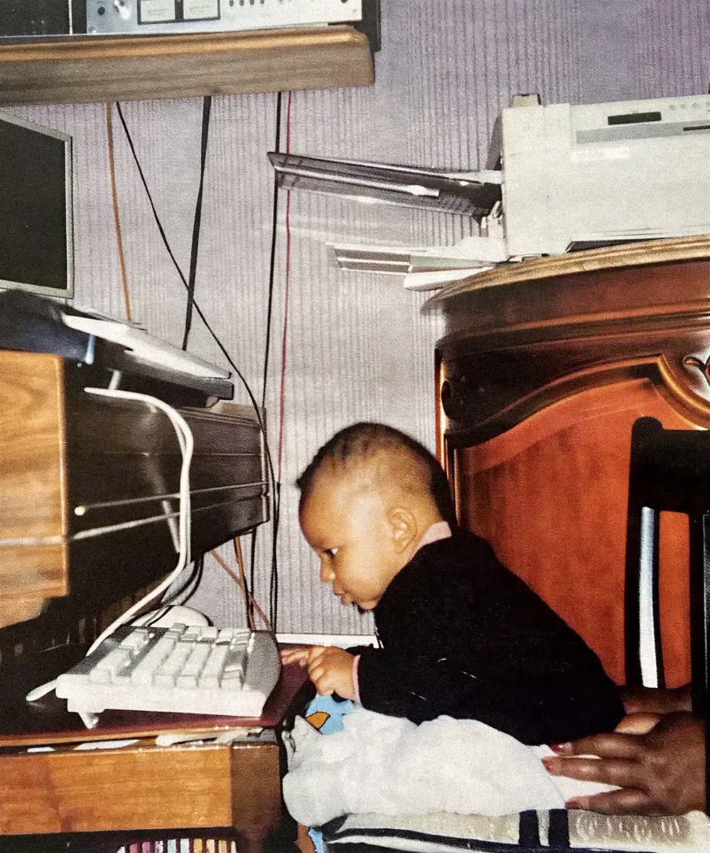 Lives Foot tweet media