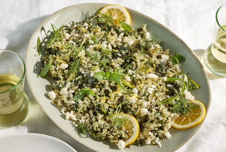 russellmanthy's tweet image. Spinach, lemon, garlic, and herbs flavor this cozy Greek rice dish ow.ly/zt9P50YNf09 @foodandwine #cooking #recipes