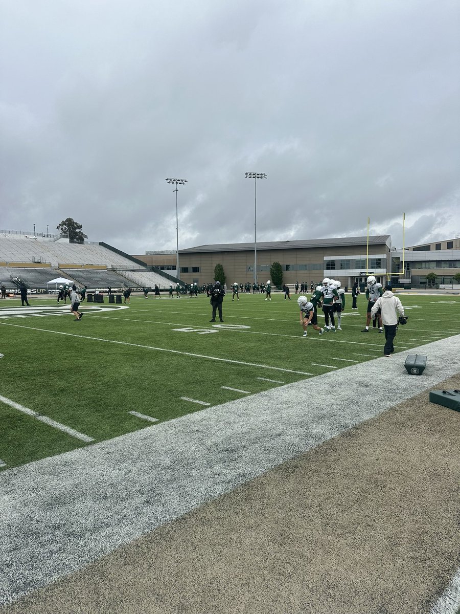 CeyeanBrown27's tweet photo. Had a great time at Sacramento State today with my brothers!
@OfficialJaydenC @CorryJorda84298 @Inderkum_FB @CoachE916 @CoachMurph1020 @Kason_Cooper1 @LambertTashaun https://t.co/orA9zRfBT3