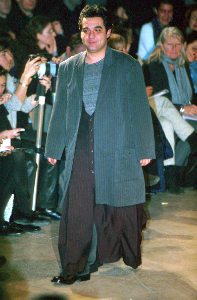 jakobguevara_'s tweet image. Yohji Yamamoto Fall Winter 1999 RTW Men's! 📸🖤

#japan #fashion #runway #blog #yohji