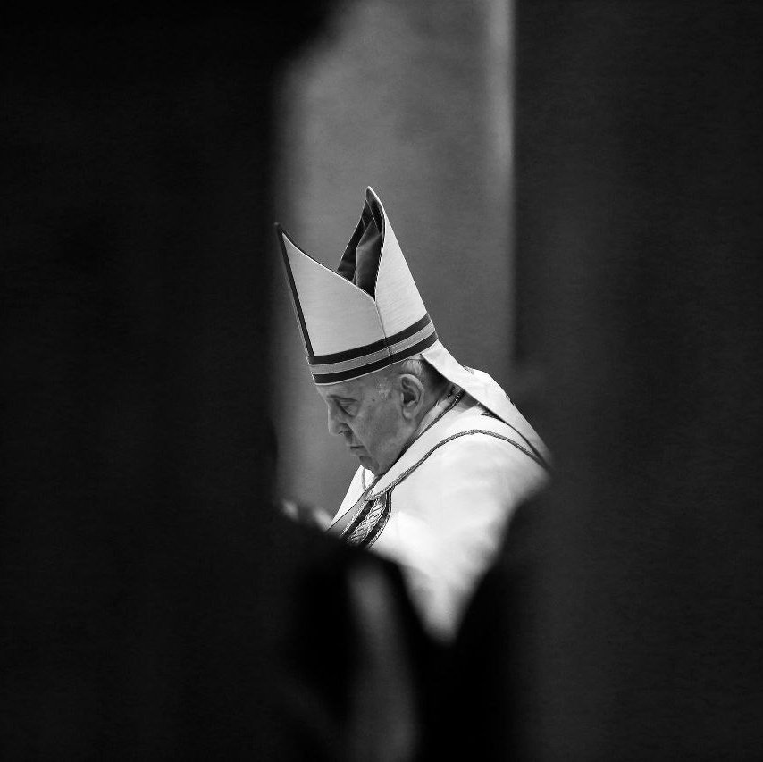 CatholicArena's tweet photo. 'May the Lord grant a fitting reward to all those who have loved me and who continue to pray for me. The suffering that has marked the final part of my life, I offer to the Lord, for peace in the world and for fraternity among peoples' 

Final Testament of Pope Francis, 2022 https://t.co/nnrcLtduVd
