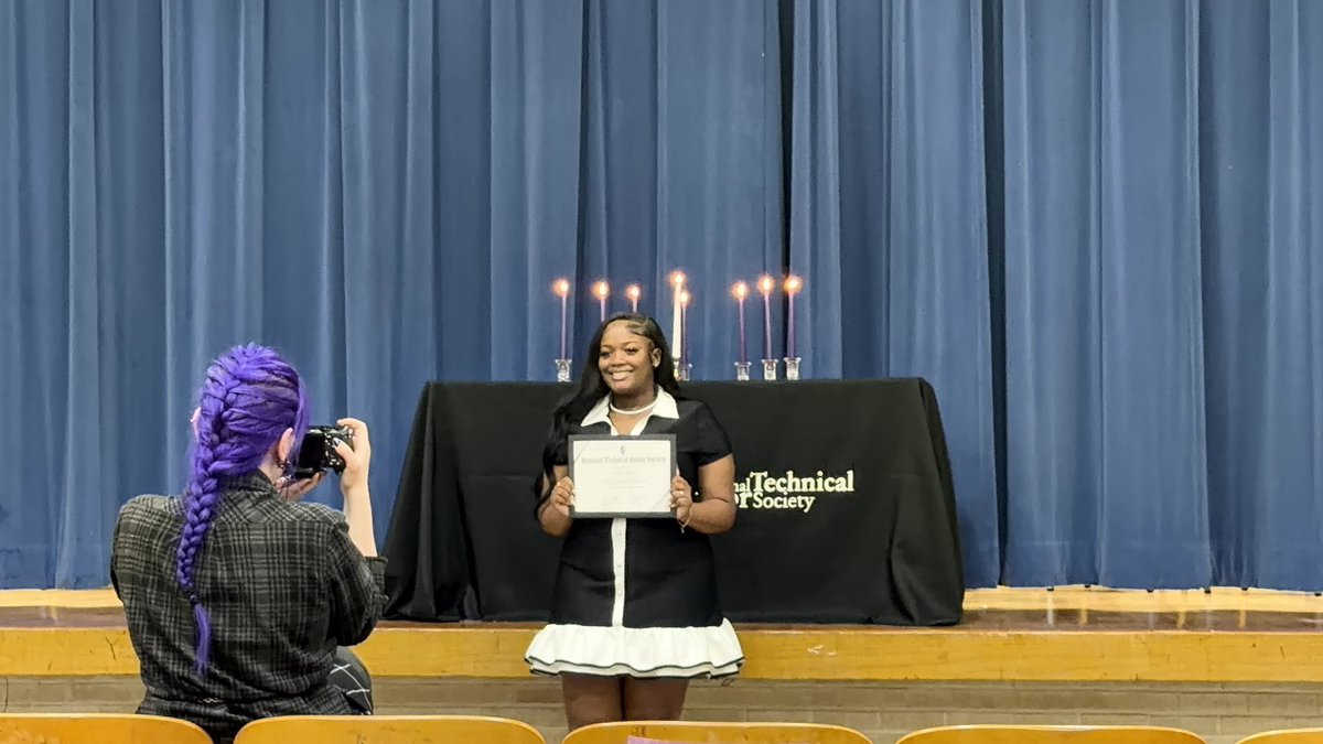 trinityimaniii's tweet photo. my third honors society πππ #intelligentqueen https://t.co/vL6a0BUqvy