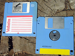 Gamingsubs's tweet image. #OnThisDay April 21, 1981, the 3½-inch floppy disk was introduced by Sony, offering a more durable, compact alternative to earlier floppy formats. With its hard shell and improved reliability, it became the standard for software distribution and data storage for years, despite