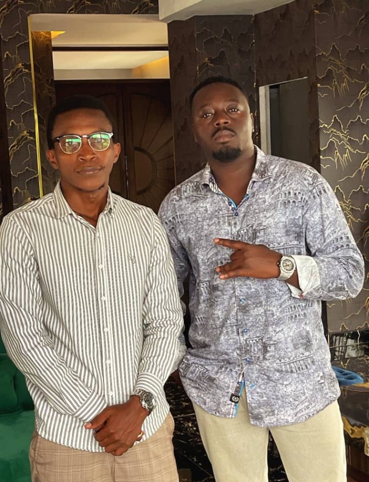 Guys meet my new friend from Congo. He sells authentic bleaching creams please support him 🙏