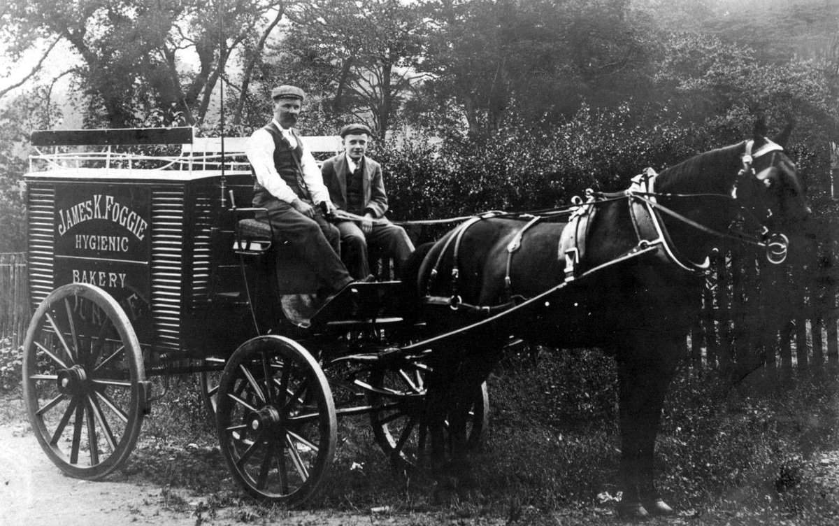 tourscotland's tweet image. Old Tour #Scotland #Ancestry Travel Visit #Genealogy #Scottish Family #History Blog #photography of the James K Foggie Bakery Delivery Cart in #Dundee. Historically part of #Angus, the city of Dundee developed into a burgh in medieval times tour-scotland-photographs.blogspot.com/2015/10/old-ph…