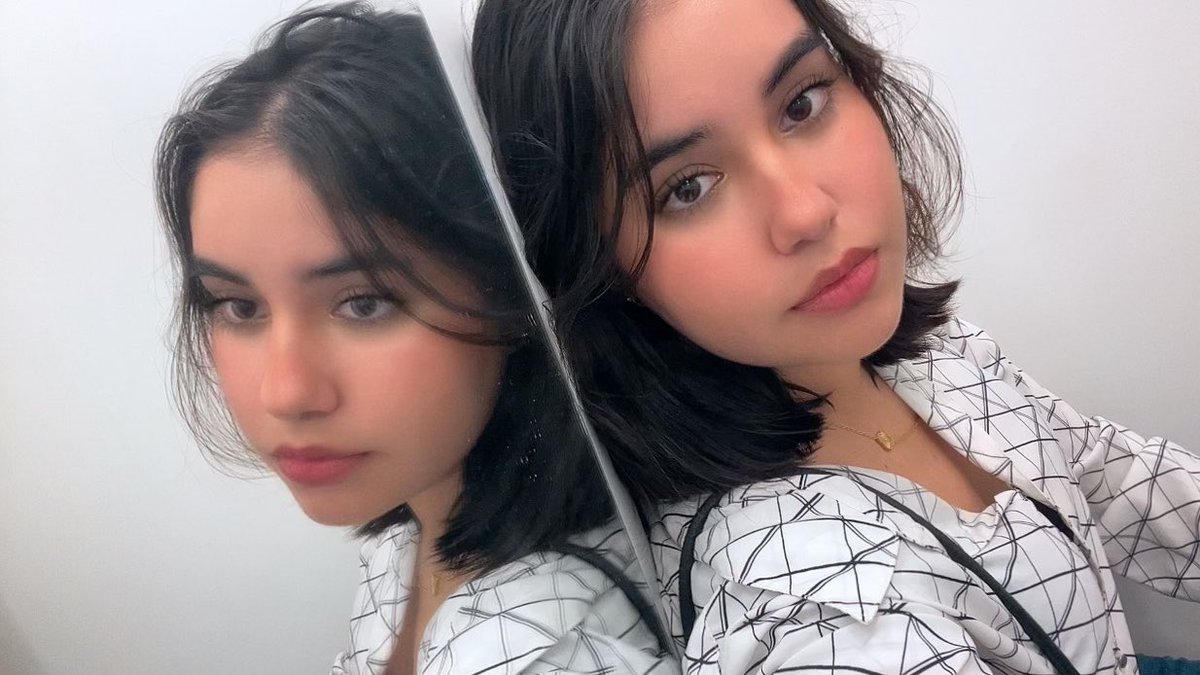 Cada pensamento seu volta para mim e cada impulso seu termina da mesma forma com você querendo me impressionar. Aqui não existe espaço para indecisão ou você serve ou continua sendo só mais um irrelevante. E se existe uma forma de realmente ser notado é mostrando o quanto você