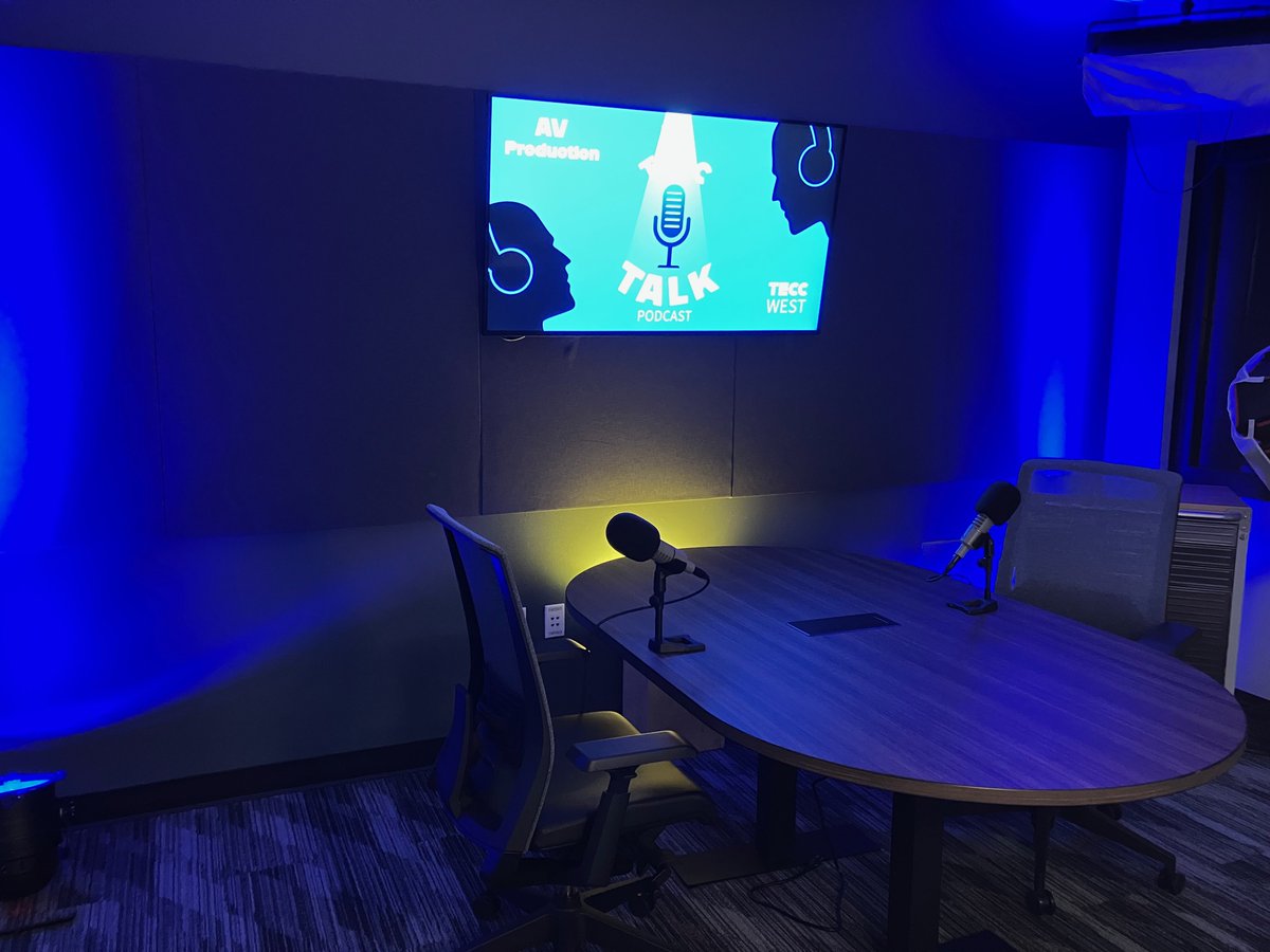 TECCWAVP's tweet image. 🎬AV production practicum students setting up for our next TECC Talk podcast episode. 🎙️@LewisvilleISD @lisdcte @TECCwest #CTE #CareerAndTechnicalEducation #AVproduction #multicam #PremierePro #lighting #podcasts #podcasting