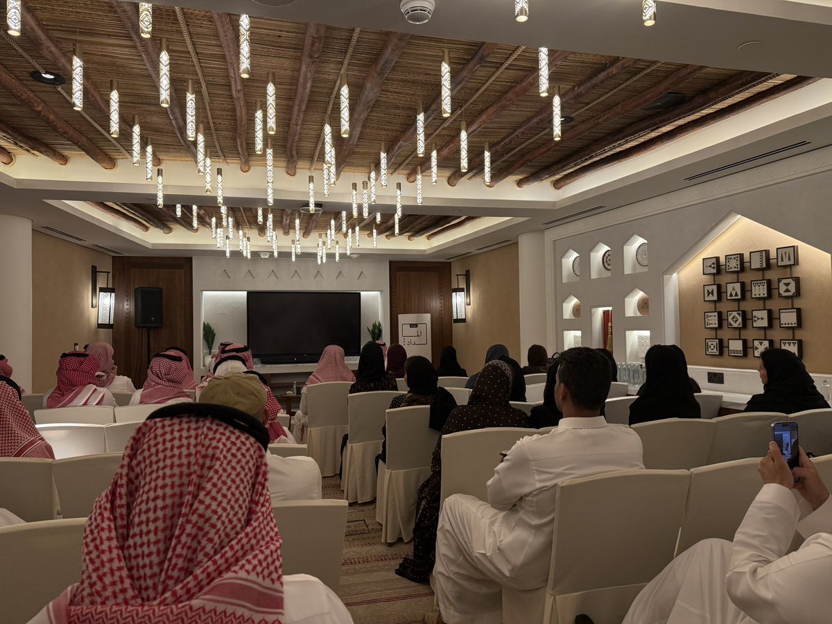 بندر العويمري tweet media