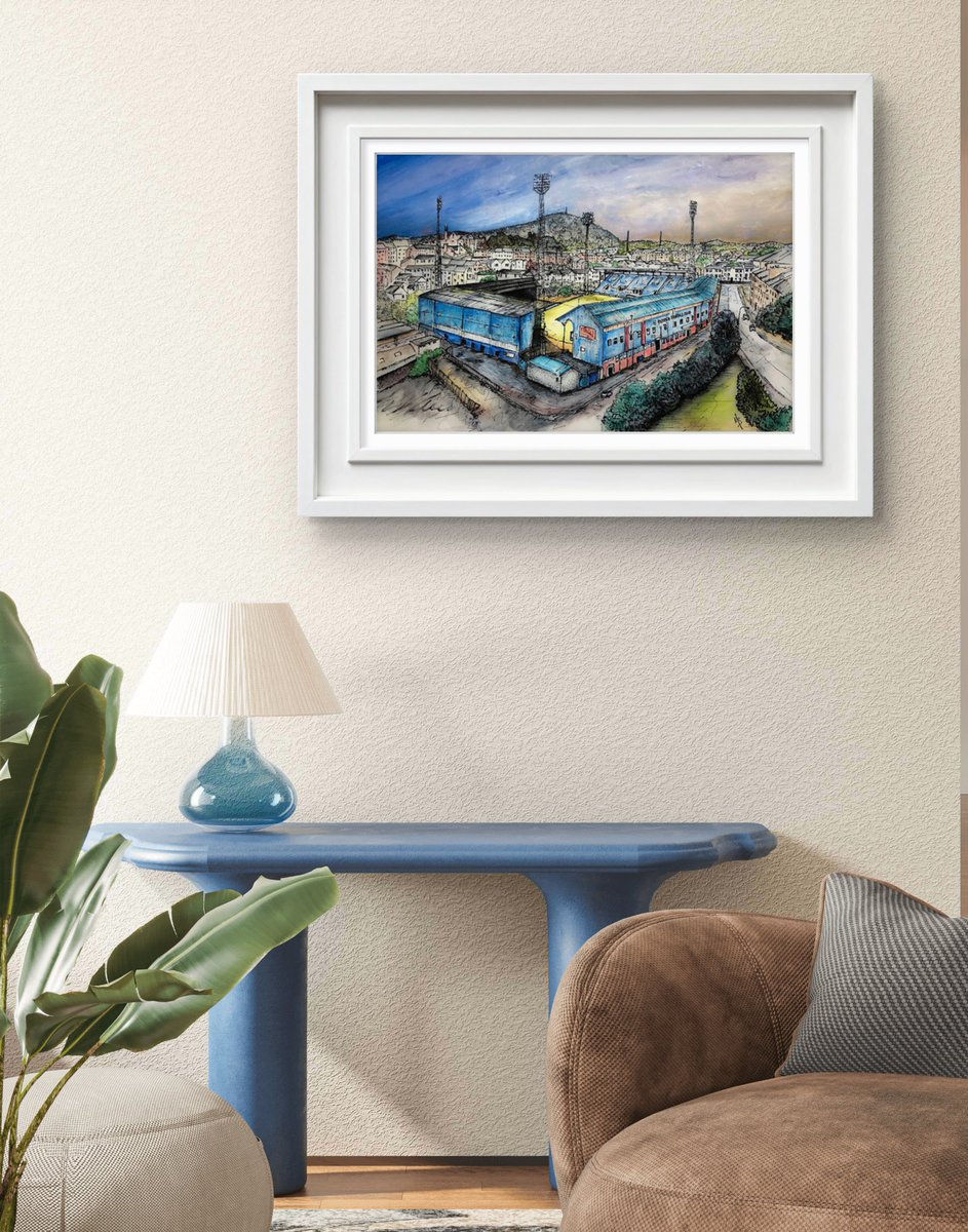 marinasperoni's tweet image. ‘OOR FIRST HOOSE’ giclée fine art prints now available on marinasperoni.com
#dundee #DundeeFC