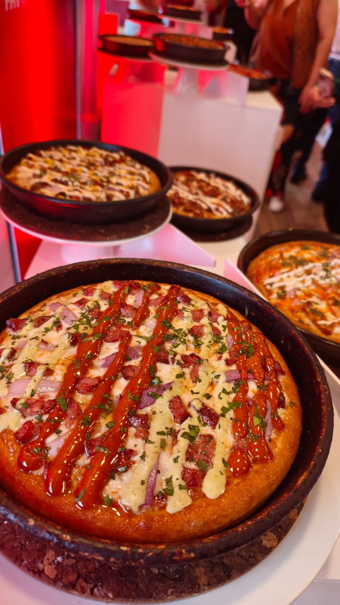 PublinewsGT's tweet image. La pruebas… y vas a querer volver 🔥

🤤Pizza Hut Guatemala anuncia el lanzamiento oficial de su nueva campaña “Vas a querer volver” 🍕 #business #guatemala  renueva su sabor y lanza más de 50 especialidades...

Detalles aquí: publinews.gt/business/2026/…