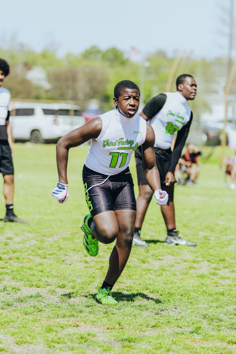 _andrebrown2031's tweet photo. Added 10 pounds this offseason went from 135lbs-145lbs and moving quicker than last season. This season I’m coming to make a statement https://t.co/RPxd7sDWAQ