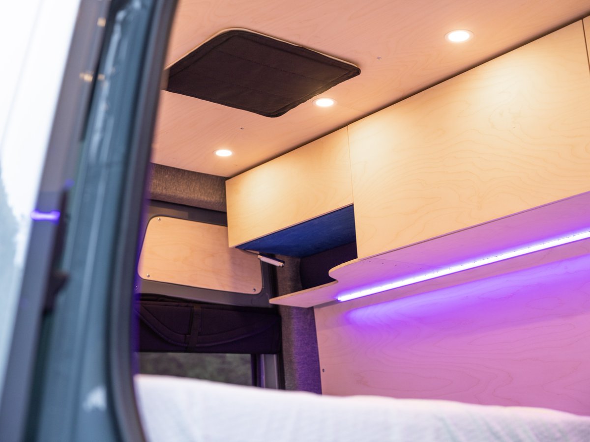 rubiomonocoatUS's tweet photo. This is what “home on wheels” should look like! 🏡🚙 

Carbon Vans customized this incredible van and outfitted it with birch cabinetry and paneling. 
Visit the link in our bio and click the "Gallery" tab for more on this project!

#rubiomonocoat https://t.co/vd7tojy3Nr