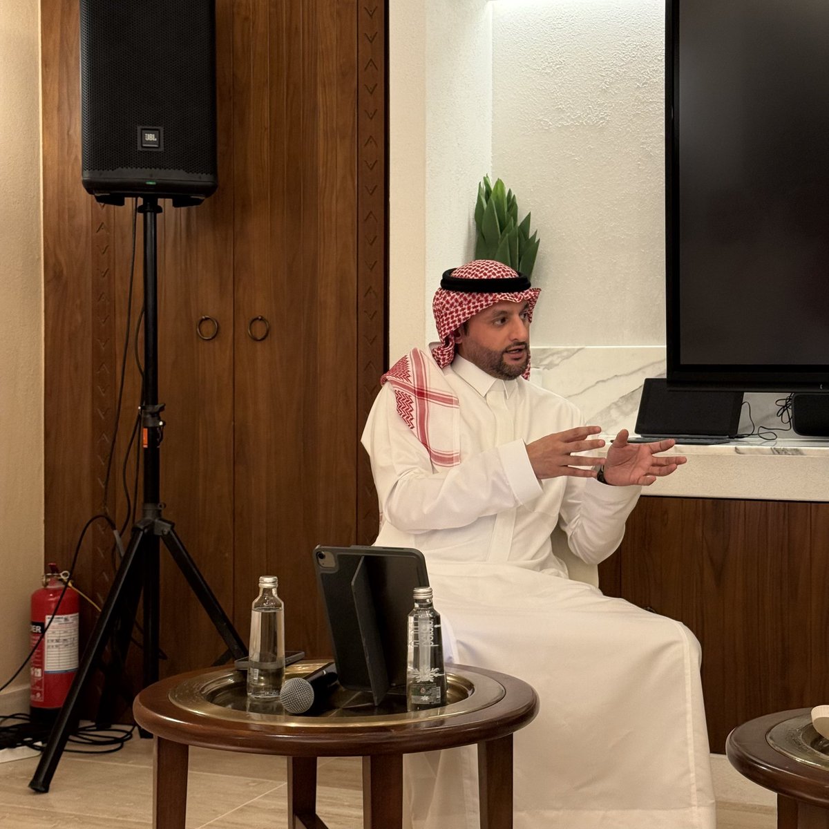 عبد المحسن العجمي. tweet media