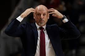 Dunster,diletant,prevarant,lazov.Uprskao sezonu svojom tvrdoglavoscu i ne znanjem.Velika sramota Crvene Zvezde je njegov povratak na klupu. Od dve tuzbe,preko psovanja igracima svega i svacega u prvom mandatu. Do Boga i svih svetaca. Odlazi zauvek #kkcz