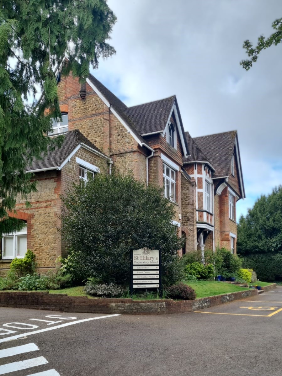 Just completed some remedial #electricalwork after an #EICR for St Hilary's Prep School, #Godalming. 

The fixed wiring testing covered 30-35 #fuseboards as the original 1800s building has had many annexes etc added. 

#ElectriciansYouCanTrust #independentschoolsuk #facman
