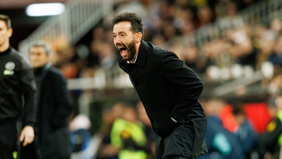 عـالـم فـالـنسيـا 🦇 tweet media