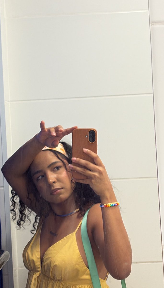 moniqueam_'s tweet photo. vi essas fotos na galeria lembrei que tipo af eu realmente sou assim, mt linda e fiquei feliz 😁😁 https://t.co/hgpnORH7Da