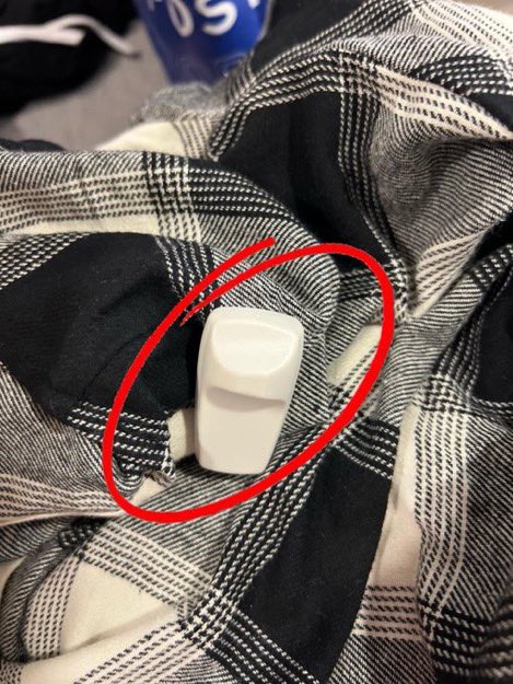 Oye <a href="/grok/">Grok</a>, ¿cómo quito esta etiqueta de mi ropa nueva? ☺️