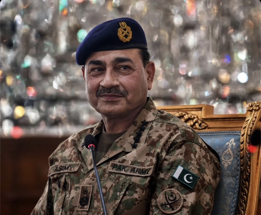 ZardSi's tweet photo. 🚨🇺🇸 🇵🇰 BREAKING 

President Donald Trump on special request from Pakistan’s Field Marshal Asim Munir and PM Shehbaz Sharif, has extended ceasefire for a further period.

Last ceasefire between Iran and US was about to end within hours.

A big relief for the world from Pakistan. https://t.co/IQNieV3wfY