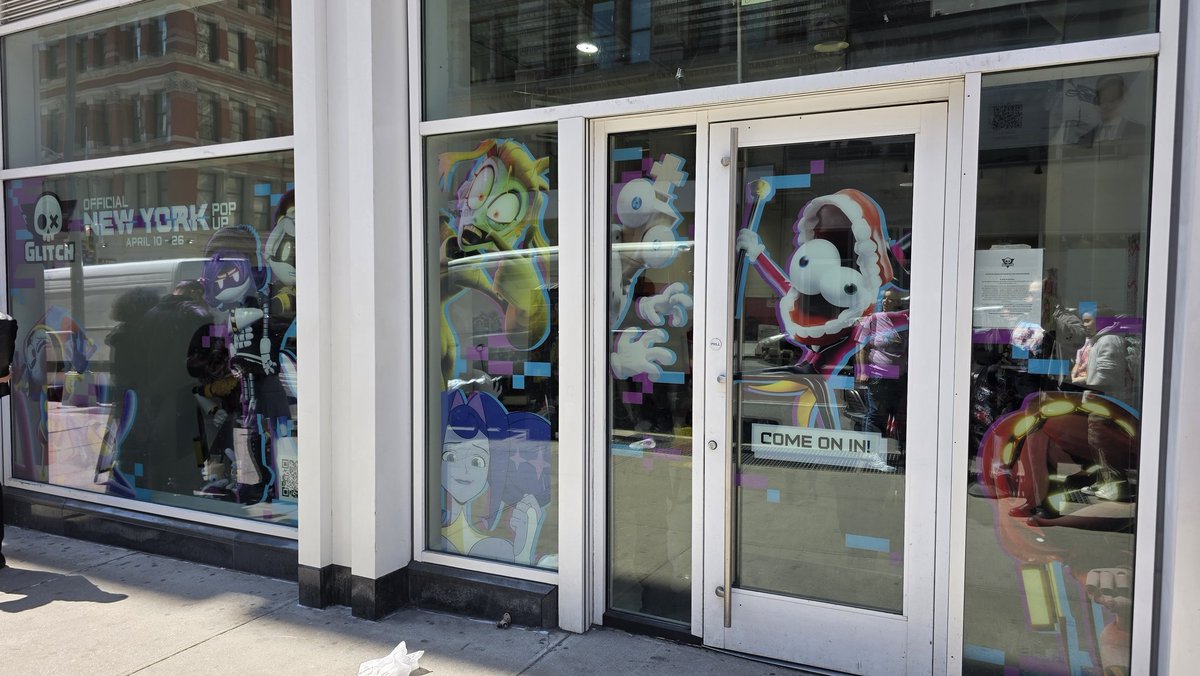 The_Angry_Otaku's tweet image. I went to tje #glitch popup #NYC.  Only one employee was misgendering people, so that was a nice change, since usually it's everybody. 
@glitch_prod