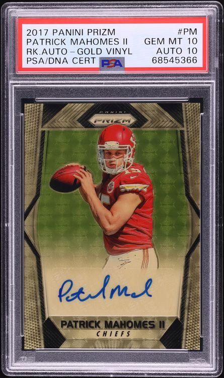CardsBoulevard's tweet photo. 🔥 ROOKIE MAHOMES GOLD VINYL SALE 🔥

The  2017 Panini Prizm Gold Vinyl Patrick Mahomes Rookie Auto /5 PSA 10 sold for $150K. https://t.co/P9unaqI042