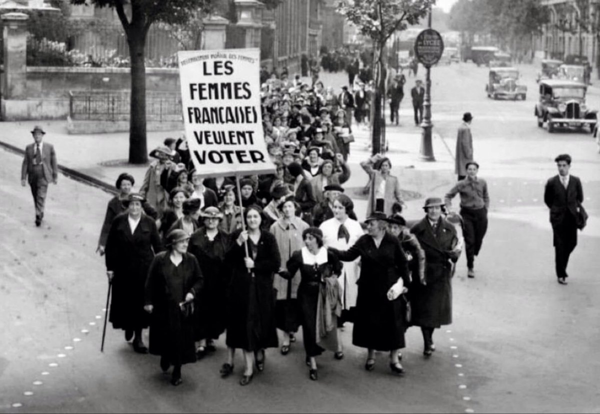 𝟮𝟭 𝗮𝘃𝗿𝗶𝗹 𝟭𝟵𝟰𝟰, 𝘂𝗻𝗲 𝗼𝗿𝗱𝗼𝗻𝗻𝗮𝗻𝗰𝗲 𝗱𝘂 𝗚𝗲́𝗻𝗲́𝗿𝗮𝗹 𝗱𝗲 𝗚𝗮𝘂𝗹𝗹𝗲 𝗮𝗰𝗰𝗼𝗿𝗱𝗮𝗶𝘁 𝗲𝗻𝗳𝗶𝗻 𝗮𝘂𝘅 𝗳𝗲𝗺𝗺𝗲𝘀 𝗹𝗲 𝗱𝗿𝗼𝗶𝘁 𝗱𝗲 𝘃𝗼𝘁𝗲𝗿.Ce 21 avril nous donne l’occasion de ne jamais oublier une victoire pour la démocratie et les Françaises