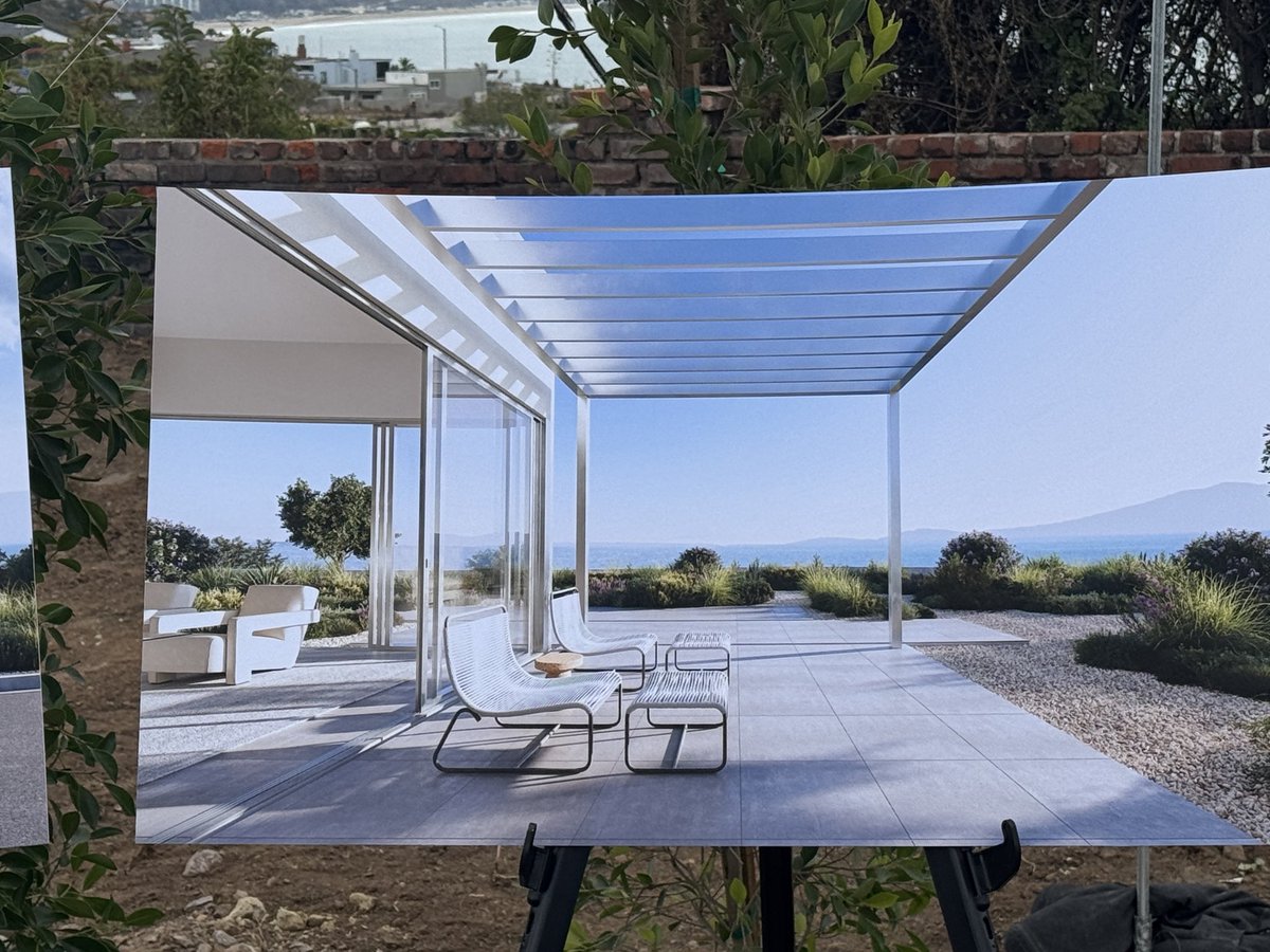 abc7sid's tweet image. Groundbreaking for a #malibu community where nearly two dozen residents who lost their homes in the #palisades fire , worked together to rebuild their homes. More @ABC7 at 3 and 5.