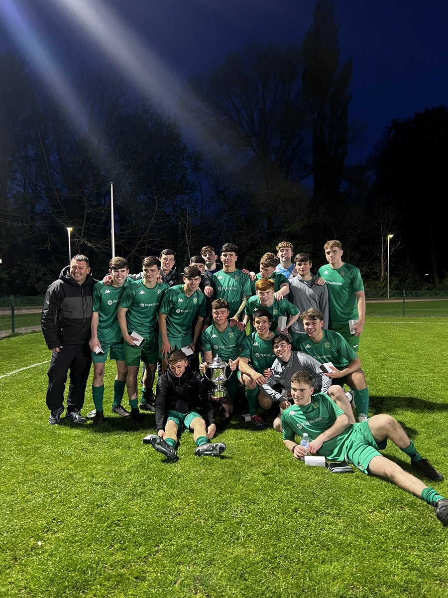 Pilkingtonfc's tweet photo. CUP WINNERS! Congratulations to our Youth team who lifted the @WestCheshireLge Youtth League Cup this evening after beating @maghullfc Youth on penalties. 💚🏆 #countycupnext https://t.co/rVAeAk3NOM