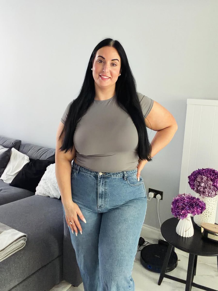 PlusSizeHub_1's tweet photo. Nadja 🦋 https://t.co/u8nf8CjthJ