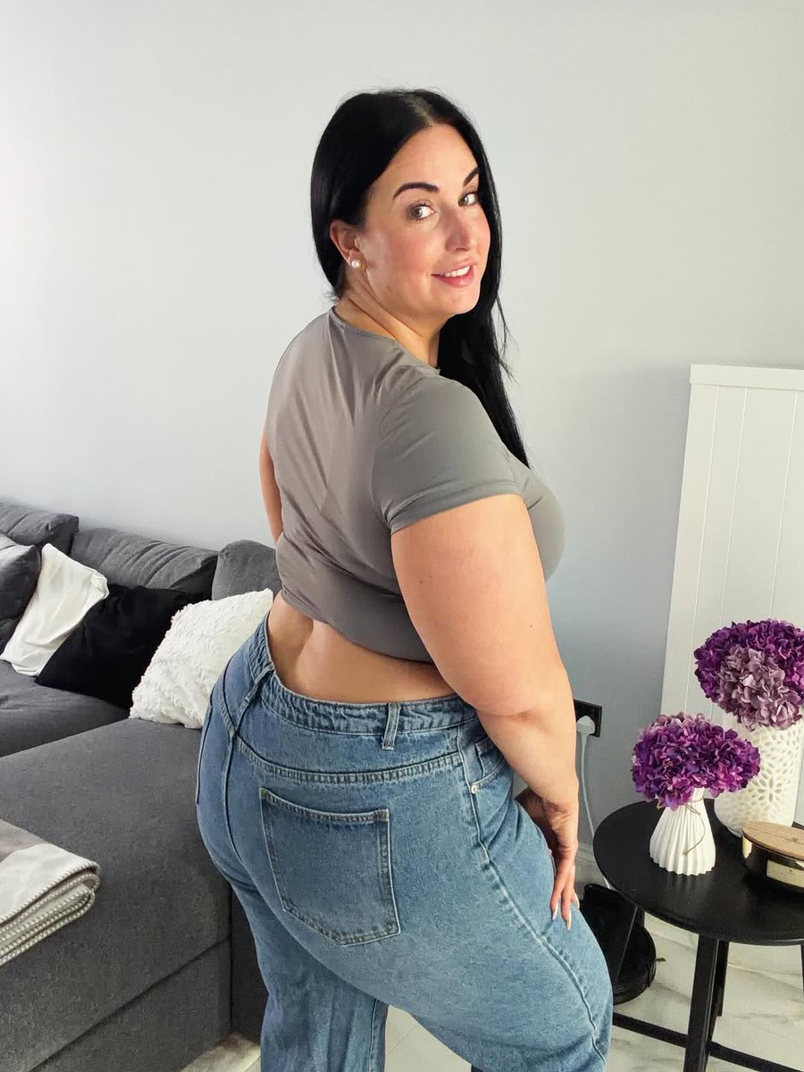 PlusSizeHub_1's tweet photo. Nadja 🦋 https://t.co/u8nf8CjthJ
