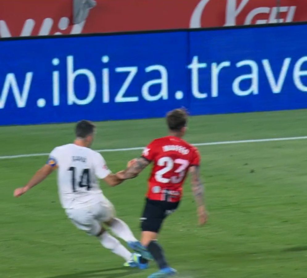 عـالـم فـالـنسيـا 🦇 tweet media