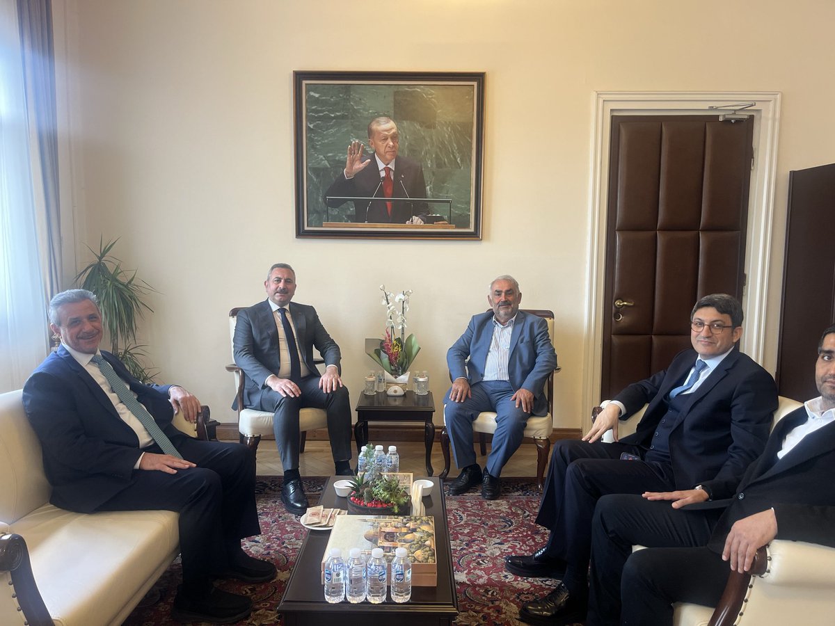 haliletyemez's tweet photo. Ak Partı Grup Başkan Vekilimiz Sn @abdulhamitgul'ü Milletvekillerimiz İrfan Çelikasan ve  Zeki Korkutata ile birlikteTBMM'inde ziyaret ettik. Ev sahipliğinden dolayı sn bakanımıza teşekkür ederim. https://t.co/cmqYRFn3iI
