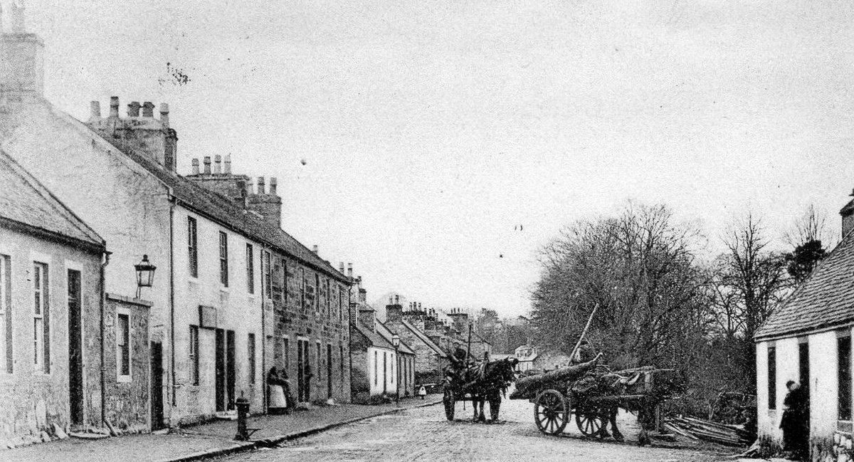 tourscotland's tweet image. Old Tour #Scotland #Ancestry Travel Visit #Genealogy #Scottish Family #History Blog #photography of cottages, houses, horses and carts and people on Main Street in #Dailly located eight miles South of #Maybole in South #Ayrshire tour-scotland-photographs.blogspot.com/2015/12/old-ph…