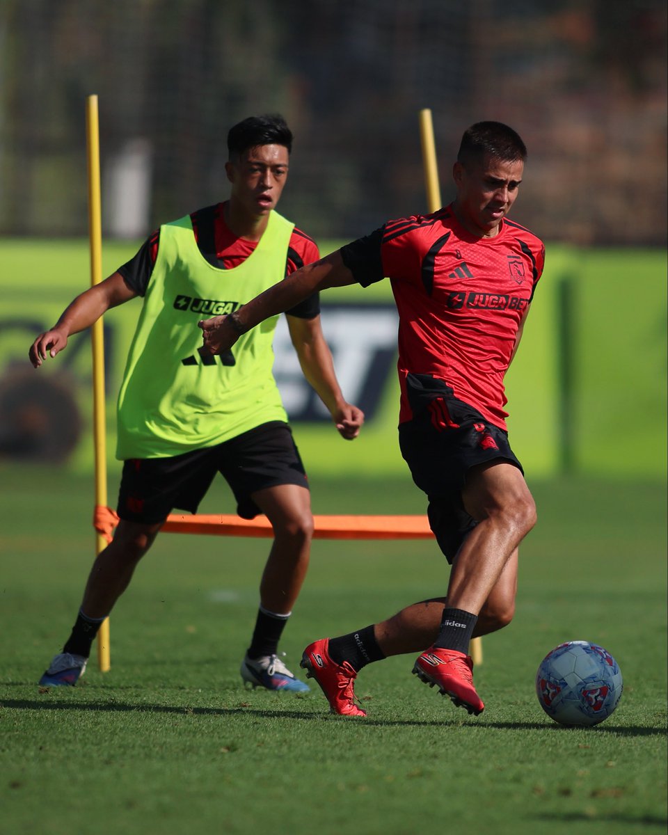 ColoColo's tweet image. Entrenar, corregir y mejorar ⚪️⚫️