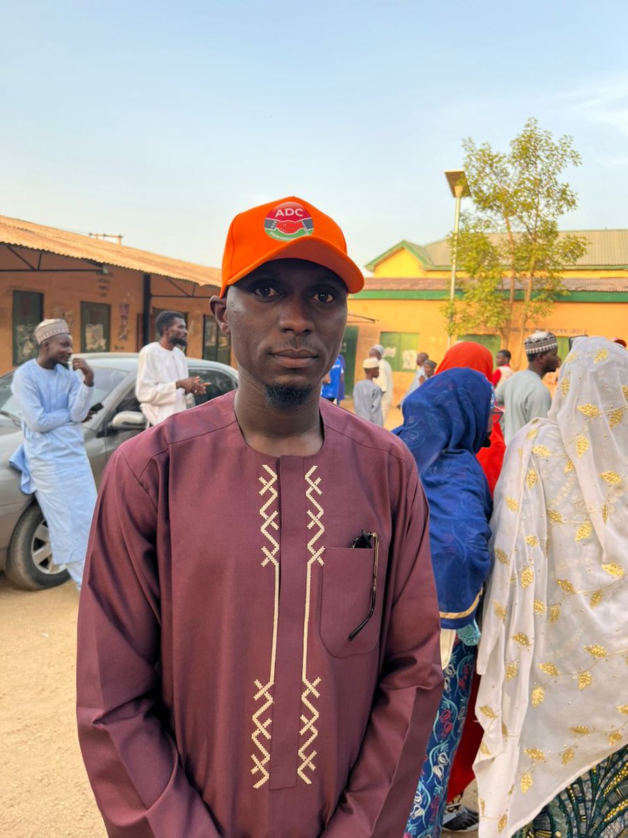 Comrhadara's tweet photo. I’m Hausa
I support Peter Obi 💯
My name is Obi-Hadara 

Where are you from and what is your name? https://t.co/isXPeudKo6