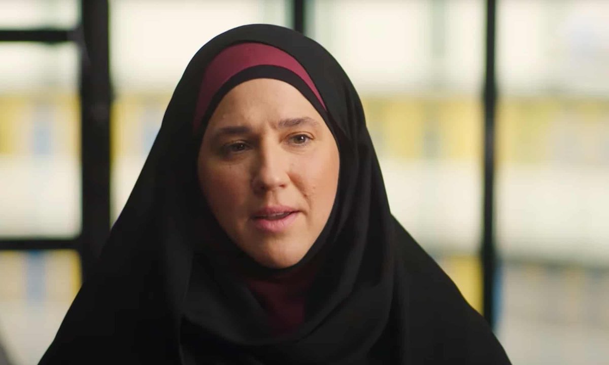 🗣️ OLI à propos de DIAM’S :

“C’est quelqu’un de bon conseil..

Pour te raconter l’un de mes derniers échanges avec elle : elle m’a toujours écrit pour prendre des nouvelles de ma mère (atteinte d’un cancer)..

Là, récemment, elle a su que j’étais au Maroc. Elle m’a dit : “Si ta