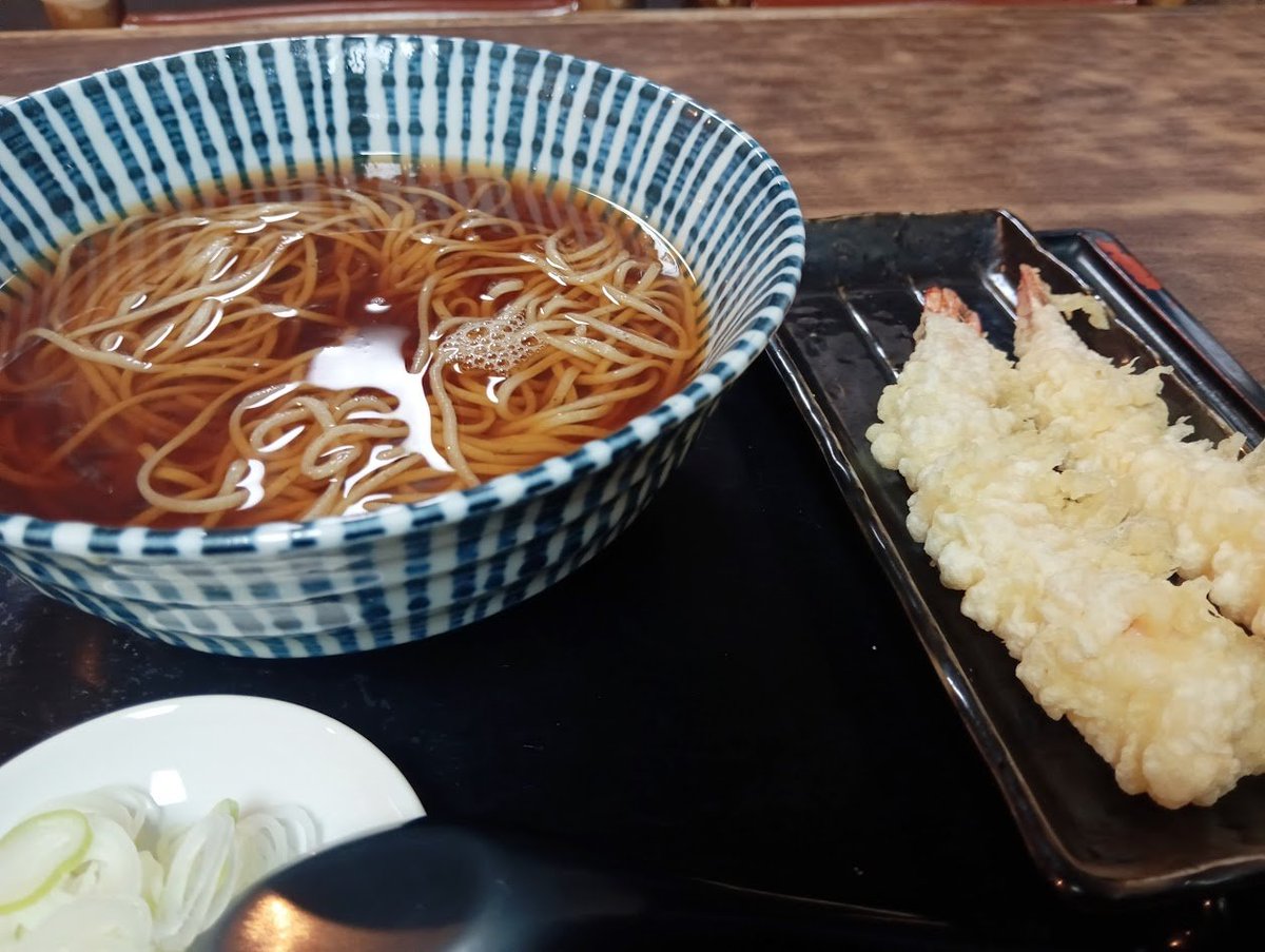 水曜日！おはようございます！
ここ数日舞台稽古の合間のバイト集中週間でした！

今日も１日バイトですがXも疎かにしないで頑張らなきゃ！ツレ氏に怒られちゃいますんで…笑

今日も皆さんフォローお願いします！
昨日はツレ氏がお蕎麦奢ってくれました！笑