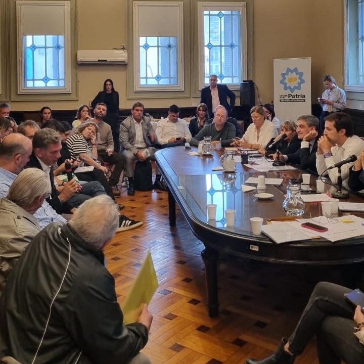 sutepami's tweet photo. Participamos en la reunión de las y los diputados del bloque justicialista donde se expuso sobre la situación de la salud pública y del Pami en particular.

En el encuentro, el secretario general de la seccional Mar del Plata, presentó... sigue https://t.co/wqlQPsHE5Q