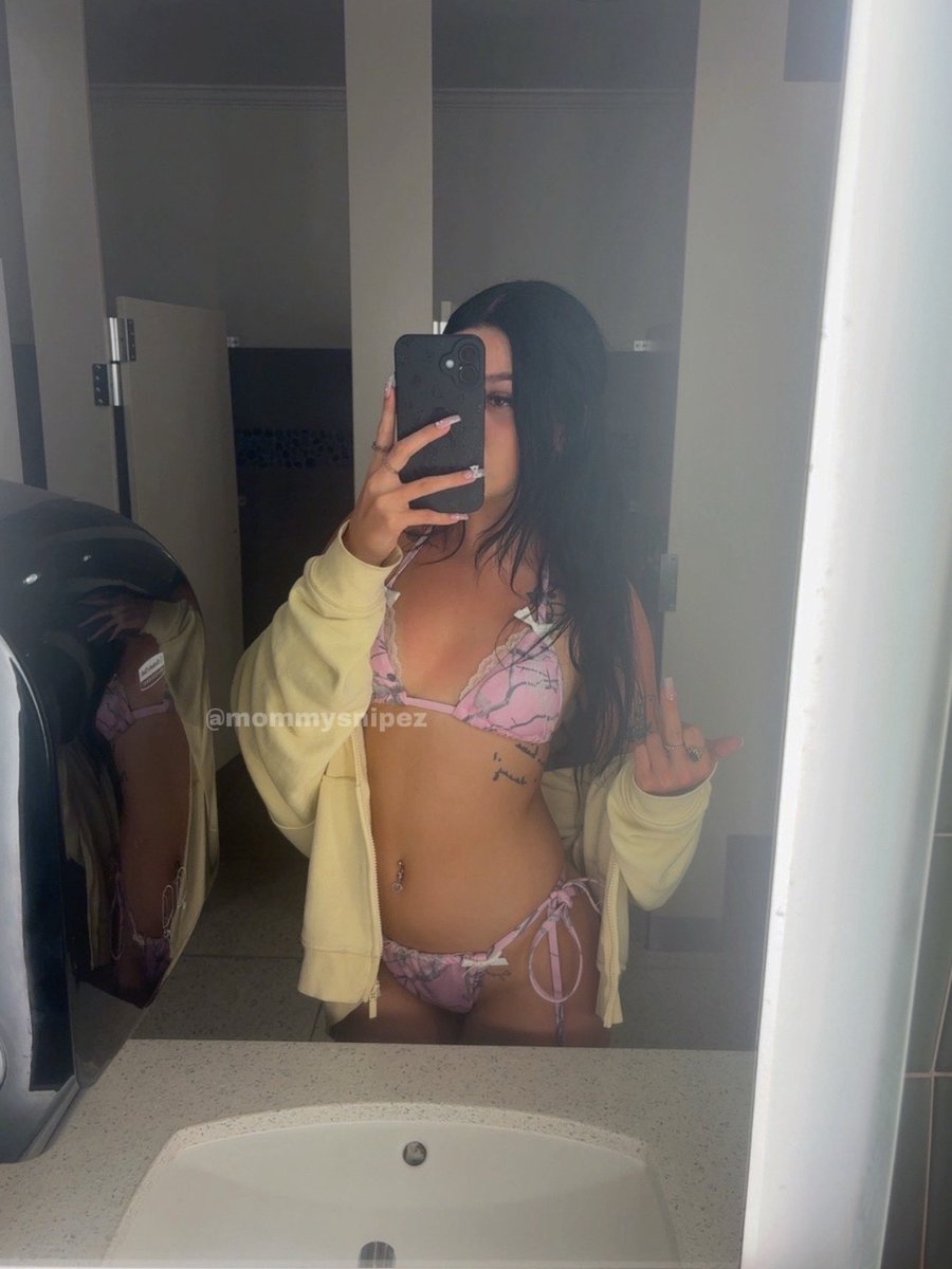 finbrat♡ tweet media