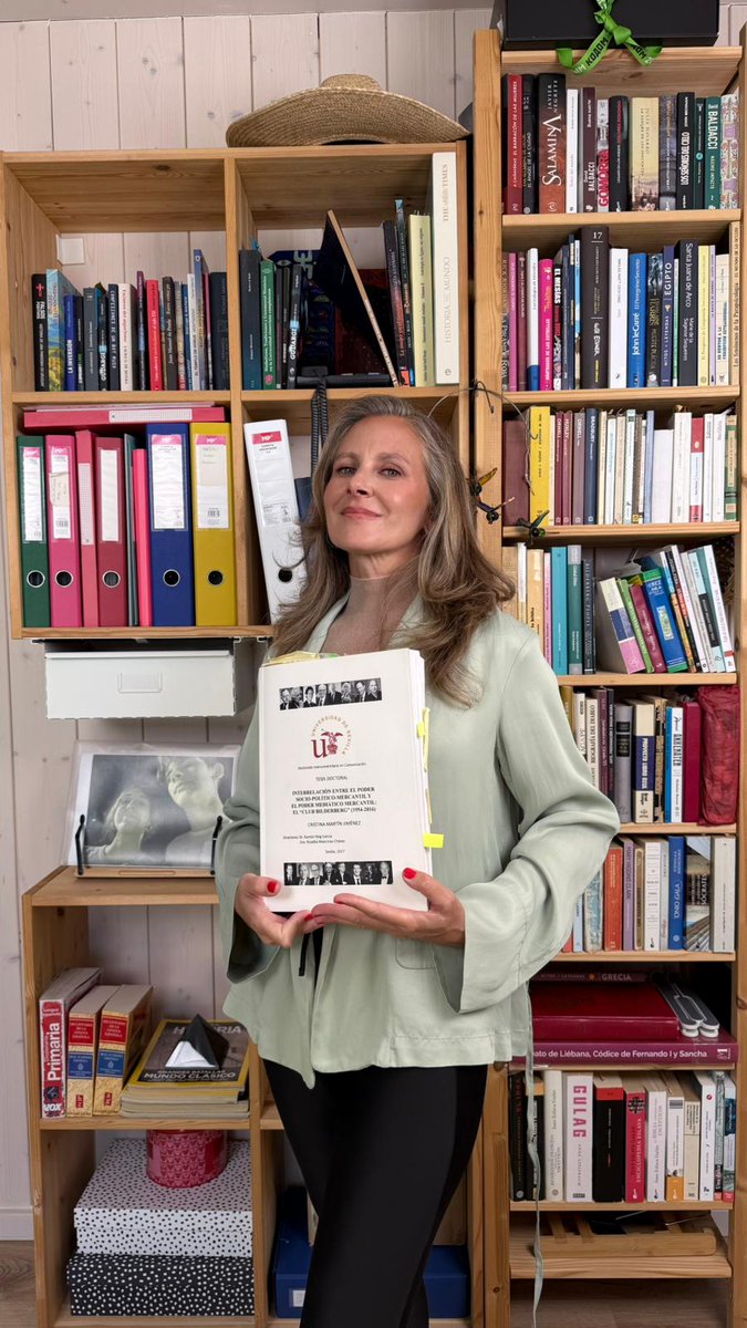 Como me preguntáis muchas veces por mi TESIS DOCTORAL, os dejo un enlace para que podáis descargarla: idus.us.es/items/ea54c971…

En ella analizo al Club Bilderberg como una estructura de poder global, investigando cómo se entrelazan los intereses económicos, políticos y los grandes