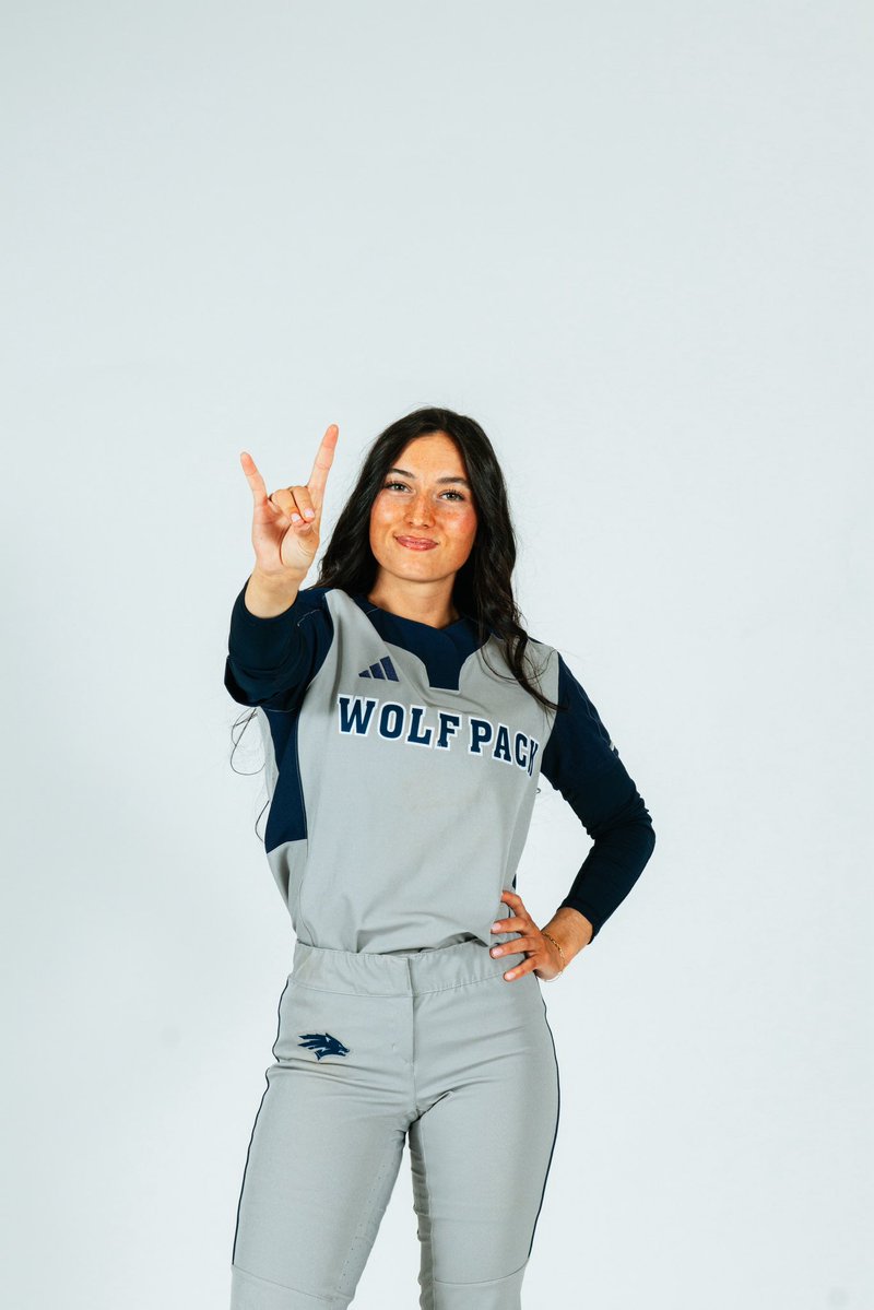 Nevada_Softball's tweet image. Let the SENIOR celebrations begin!! It’s their time to shine!⭐️🥎

First up is #1 Matlyn Leetch

#BattleBorn